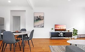 Nth Central 3Br - Split Systems Throughout & Wifi